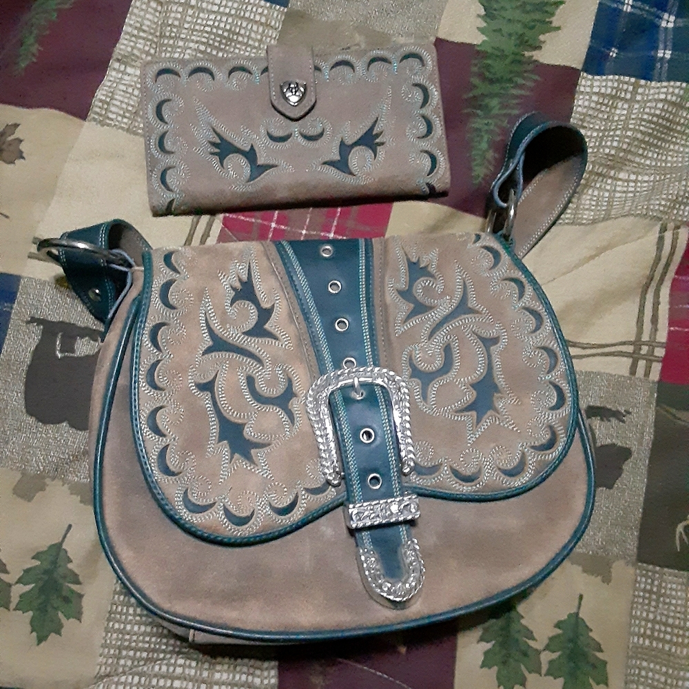 Ariat purse with matching wallet